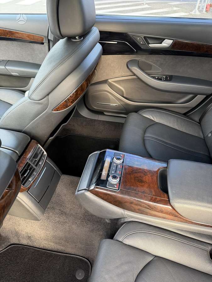 Audi A8 L, 3.0 l., Седан