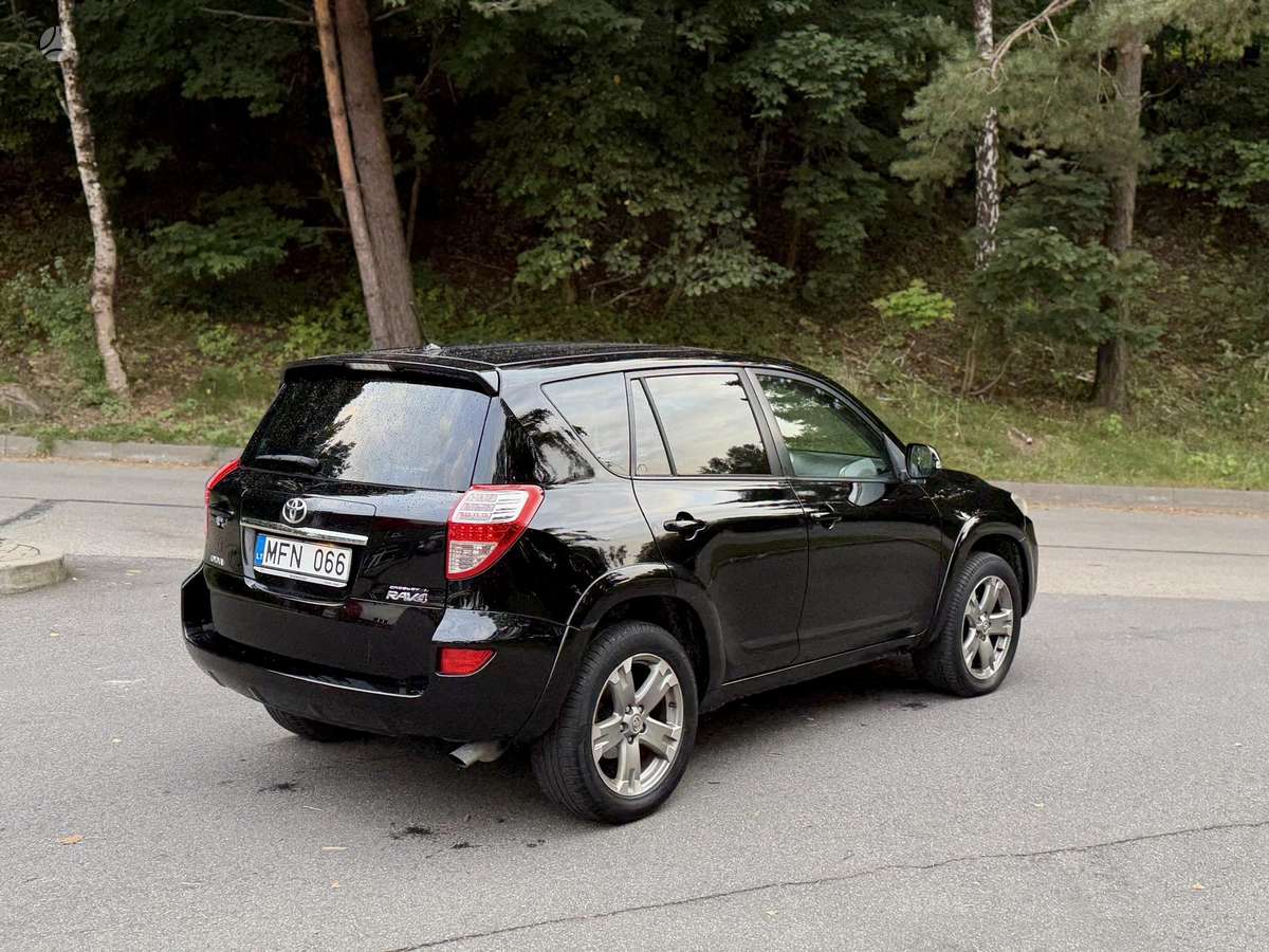 Toyota RAV4 - 4