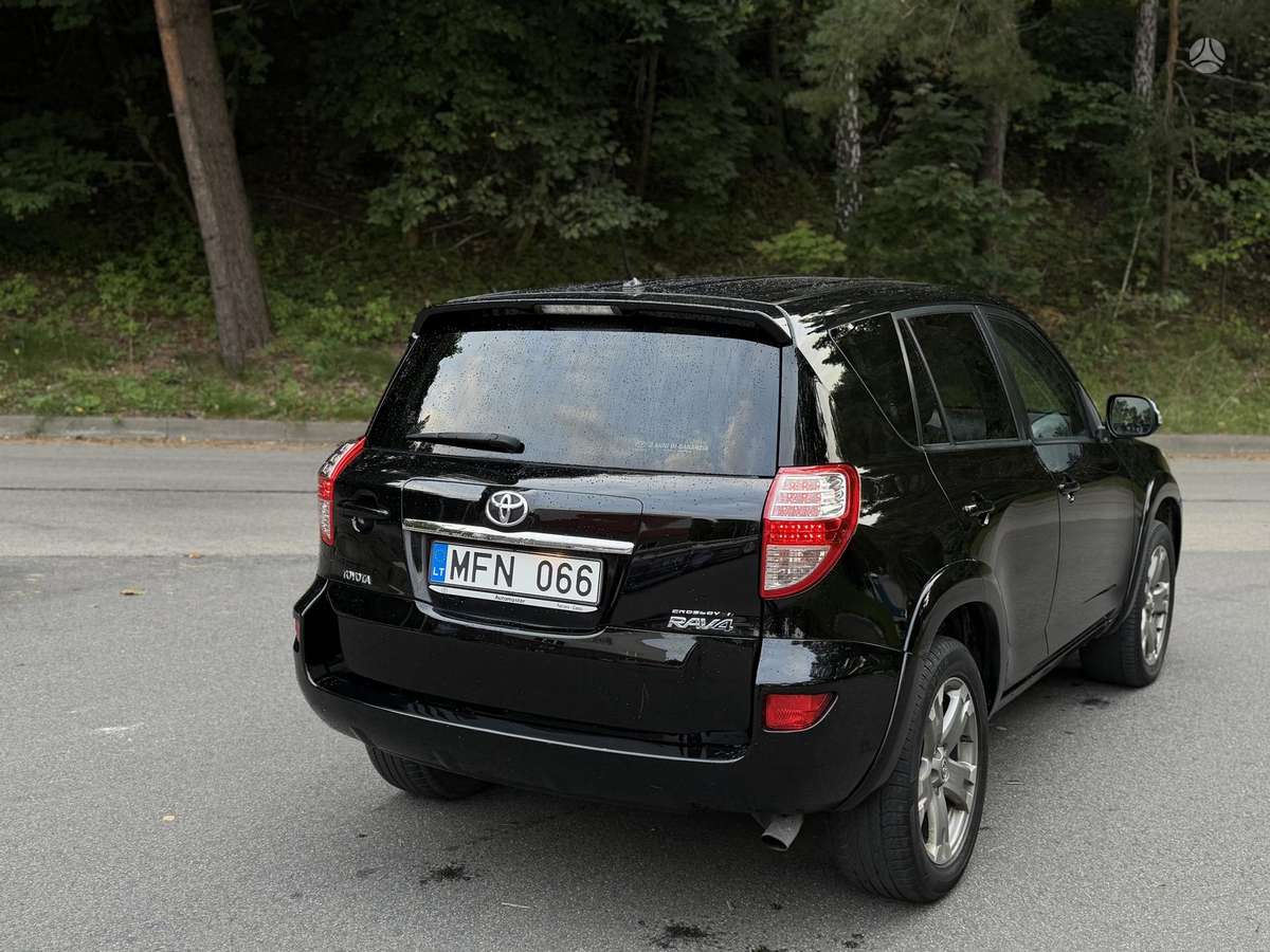 Toyota RAV4 - 5