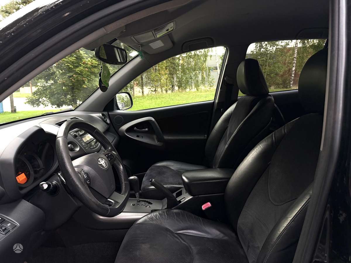 Toyota RAV4 - 9