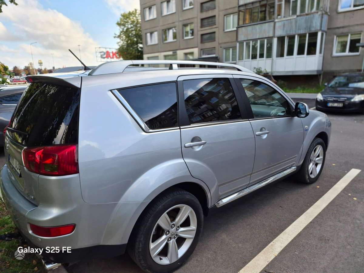 Peugeot 4007 - 5