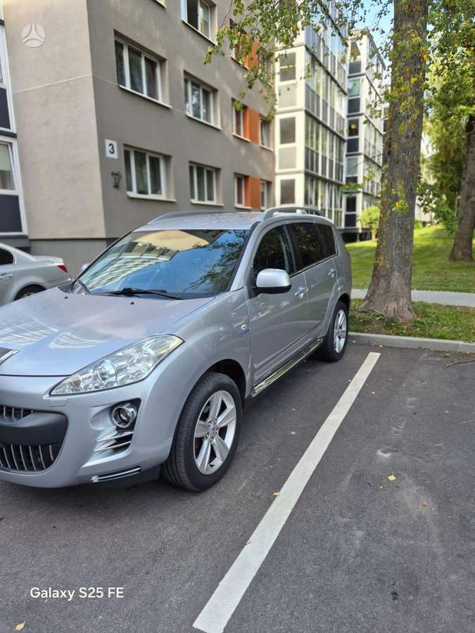 Peugeot 4007 - 7