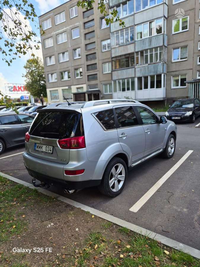 Peugeot 4007 - 10