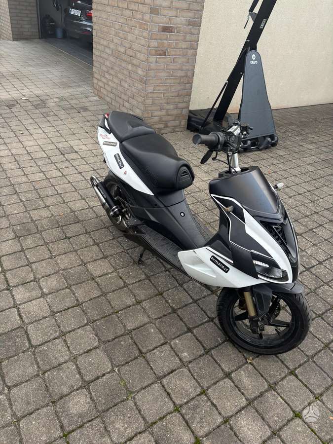 Aprilia SR, scooters / mopeds