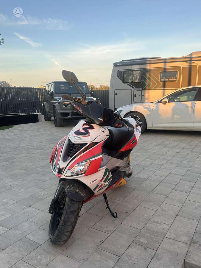 Aprilia SR, мотороллеры / мопеды