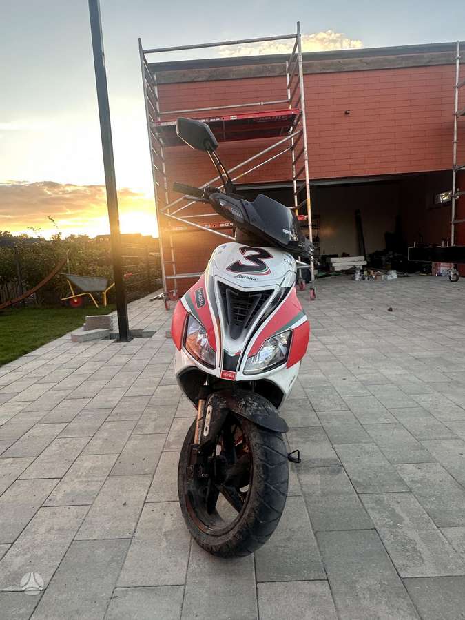 Aprilia SR, мотороллеры / мопеды