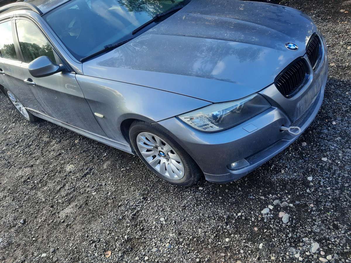 BMW 3 serija dalimis