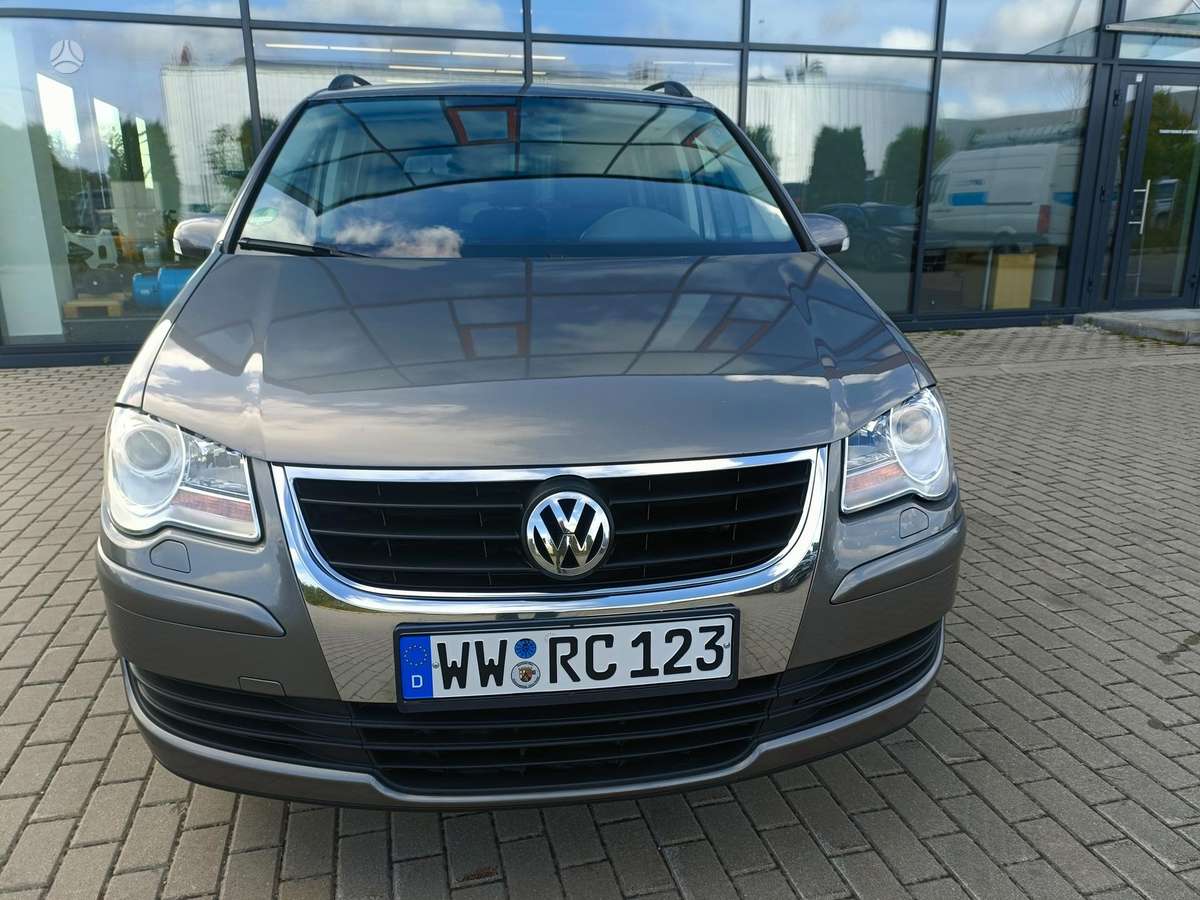 Volkswagen Touran - 6