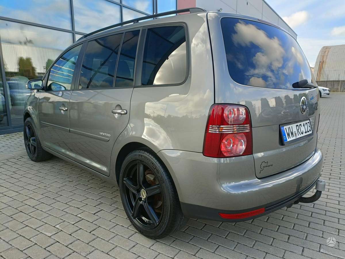 Volkswagen Touran - 3