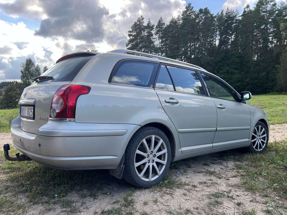 Toyota Avensis - 4
