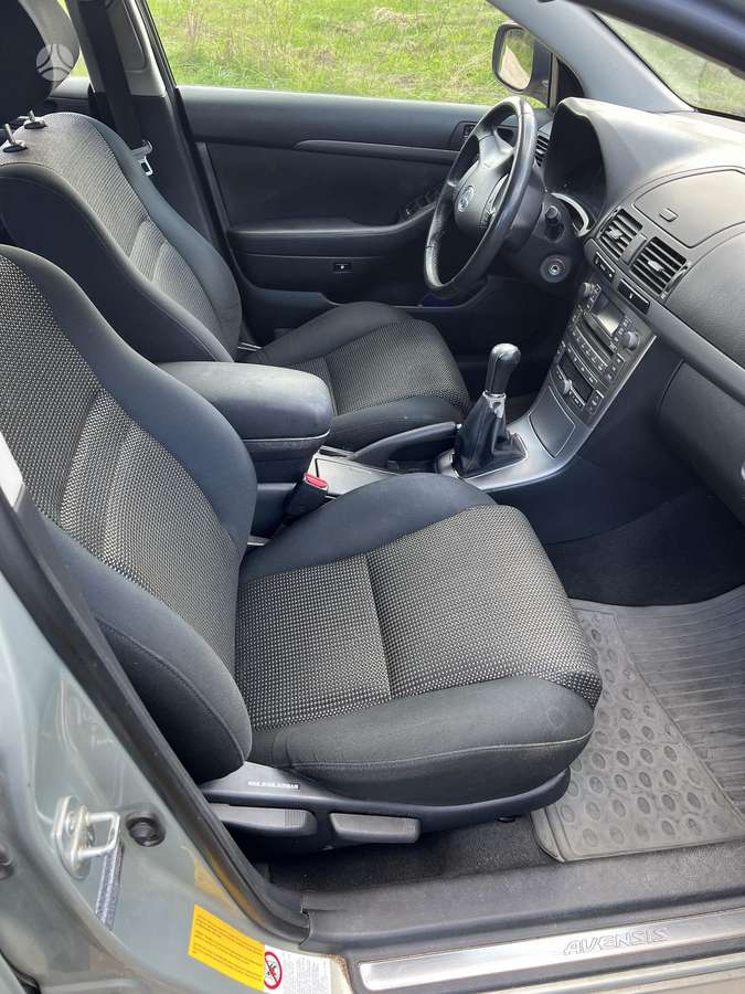 Toyota Avensis - 9