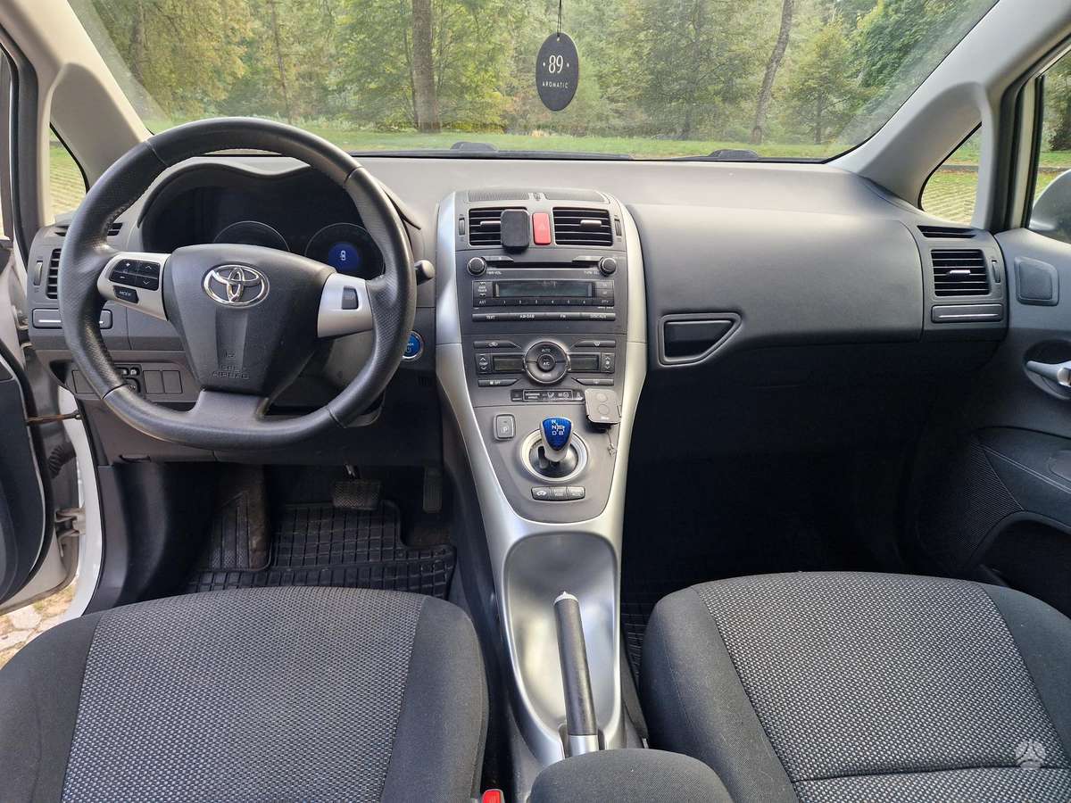 Toyota Auris - 10