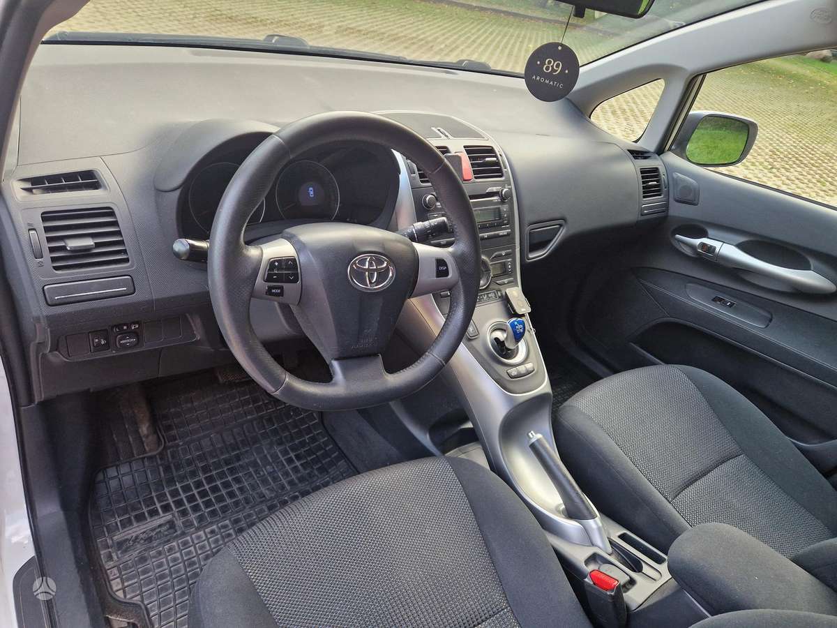 Toyota Auris - 11