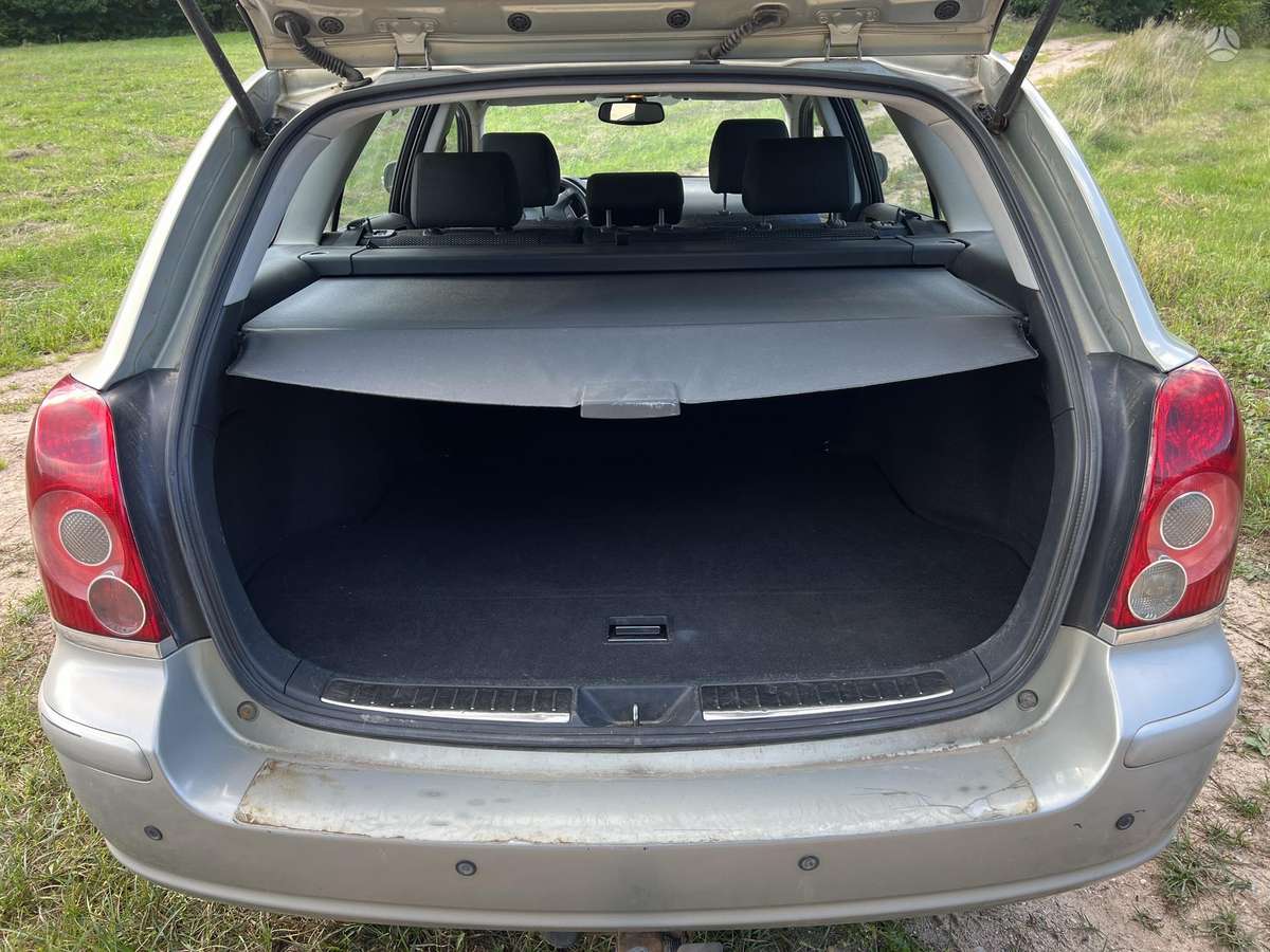 Toyota Avensis - 11