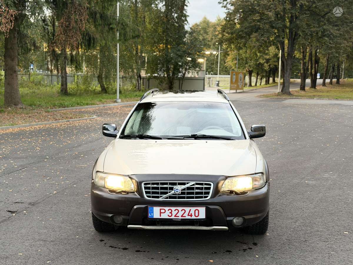 Volvo XC70, 2.4 l., wagon