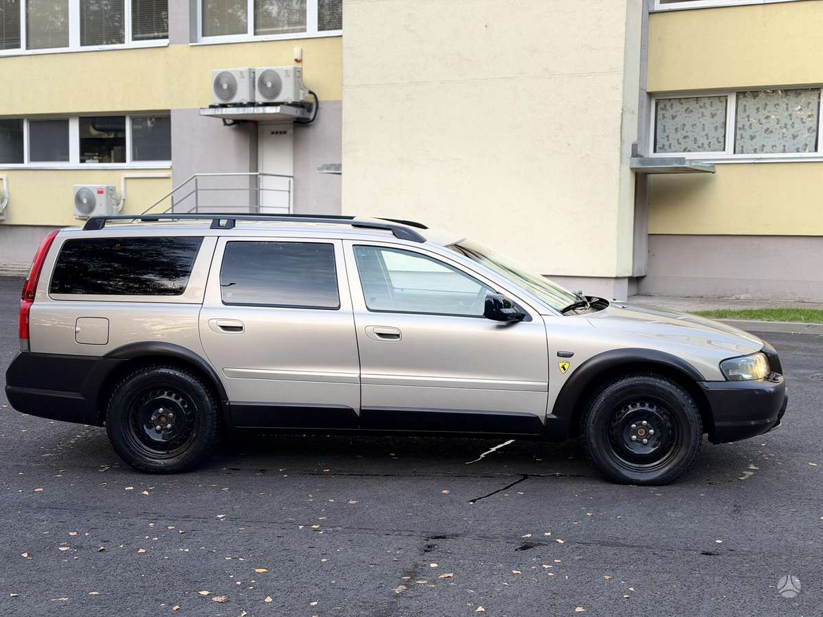 Volvo XC70, 2.4 l., wagon