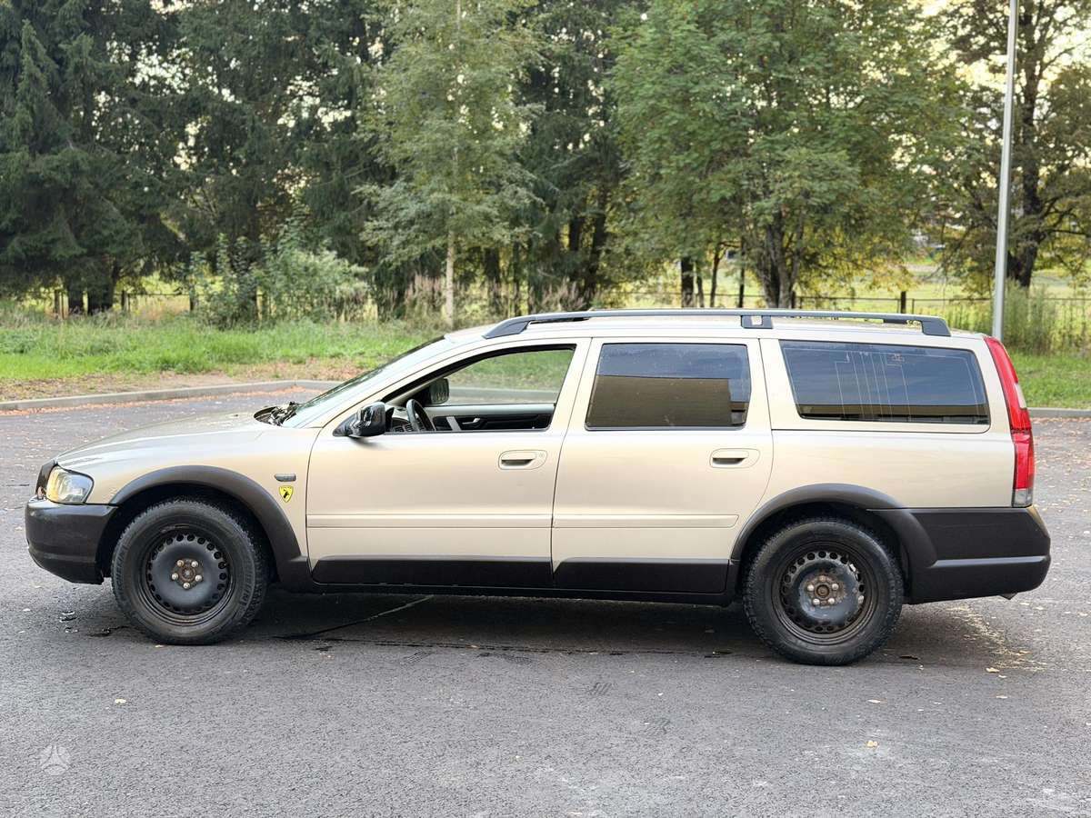 Volvo XC70, 2.4 l., wagon