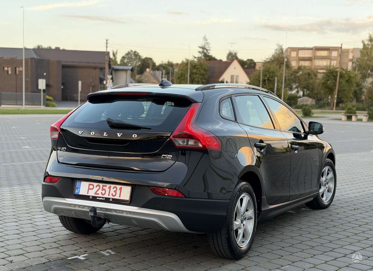 Volvo V40 Cross Country - 4