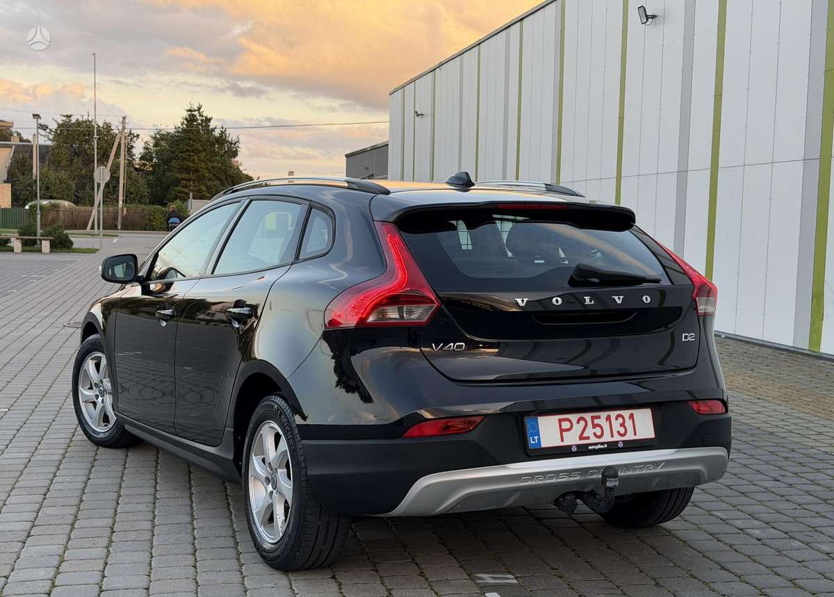 Volvo V40 Cross Country - 6