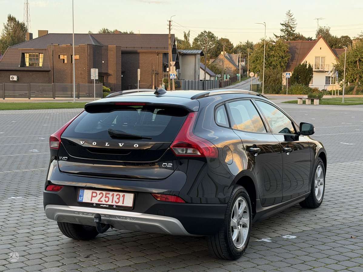 Volvo V40 Cross Country - 9