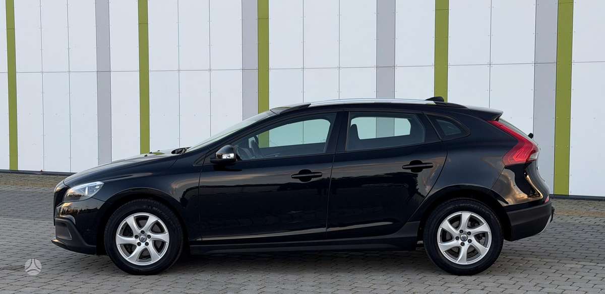 Volvo V40 Cross Country - 11