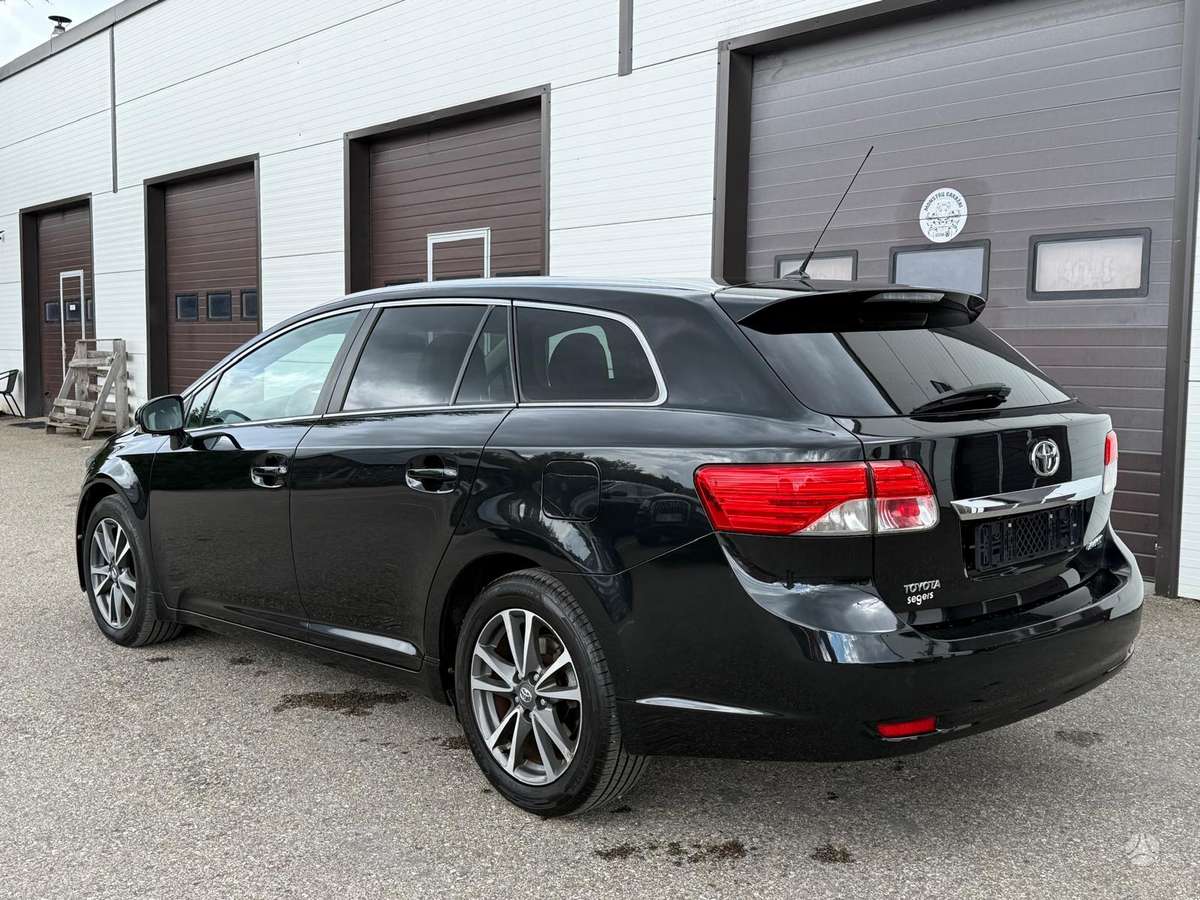 Toyota Avensis - 4