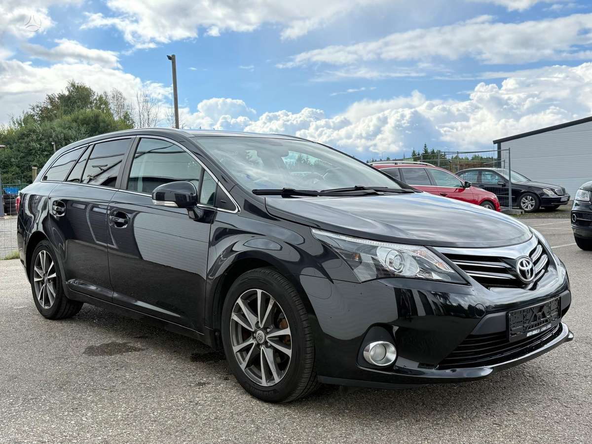 Toyota Avensis - 2