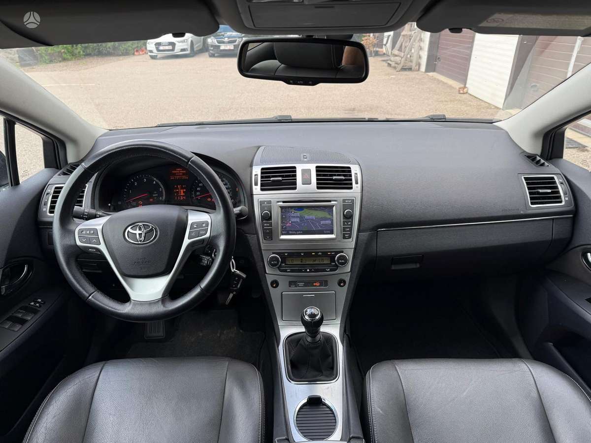 Toyota Avensis - 10