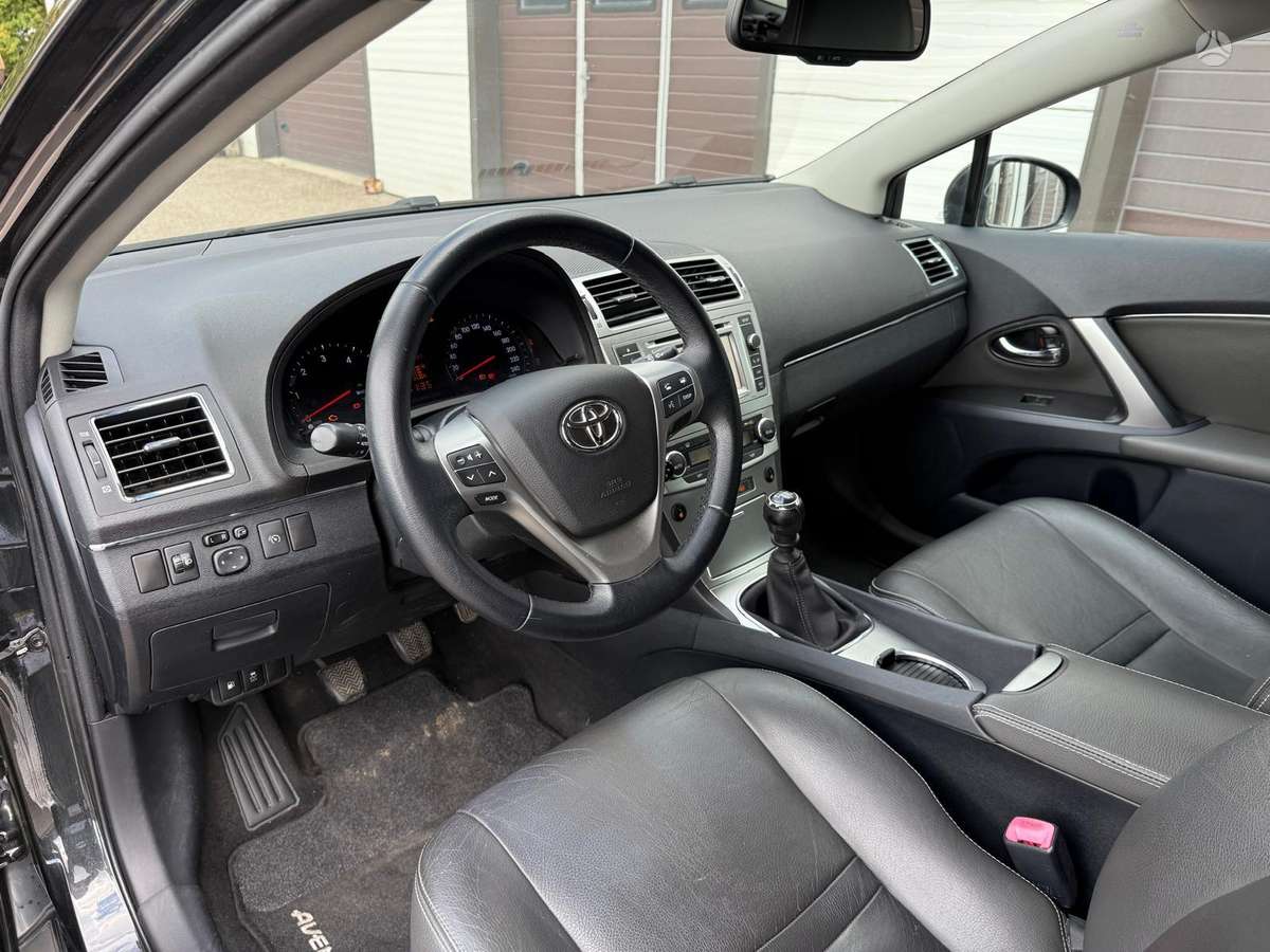 Toyota Avensis - 9