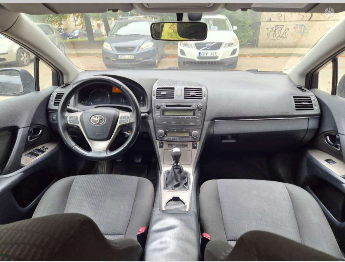 Toyota Avensis - 5