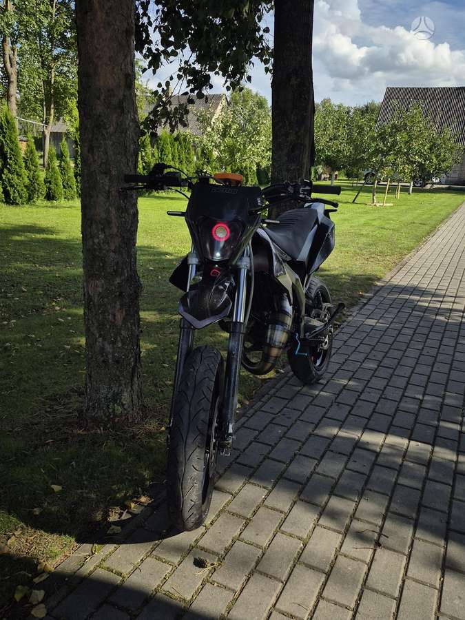 Derbi Senda 49cc, supermoto