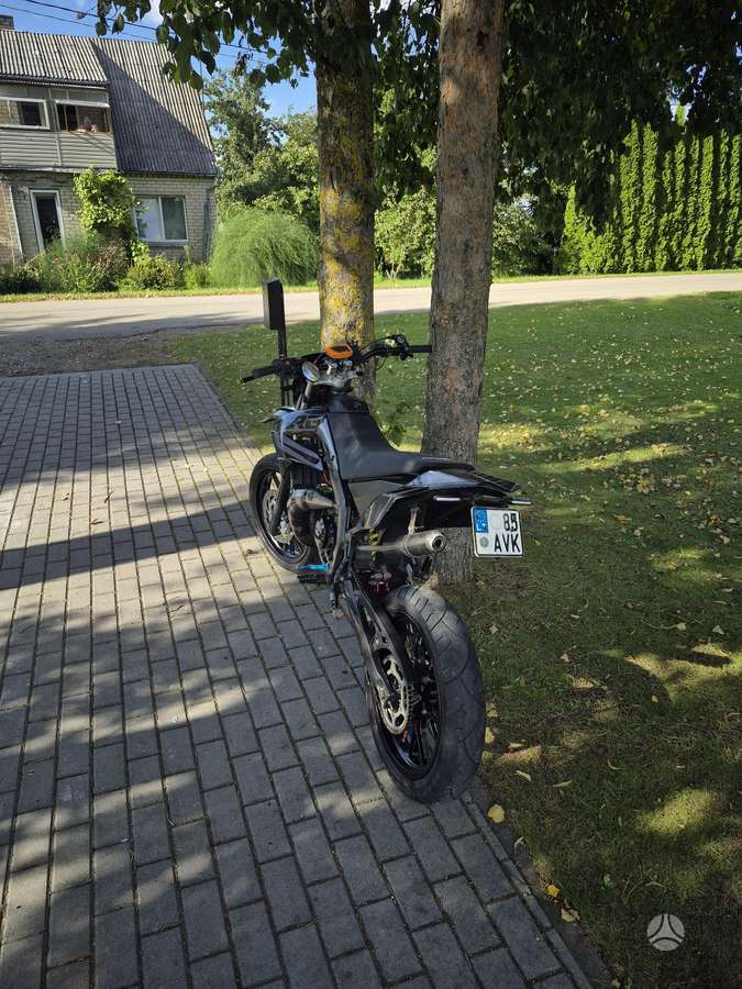 Derbi Senda 49cc, supermoto
