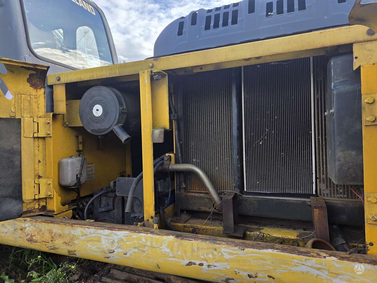 New Holland E215B long reach, excavator