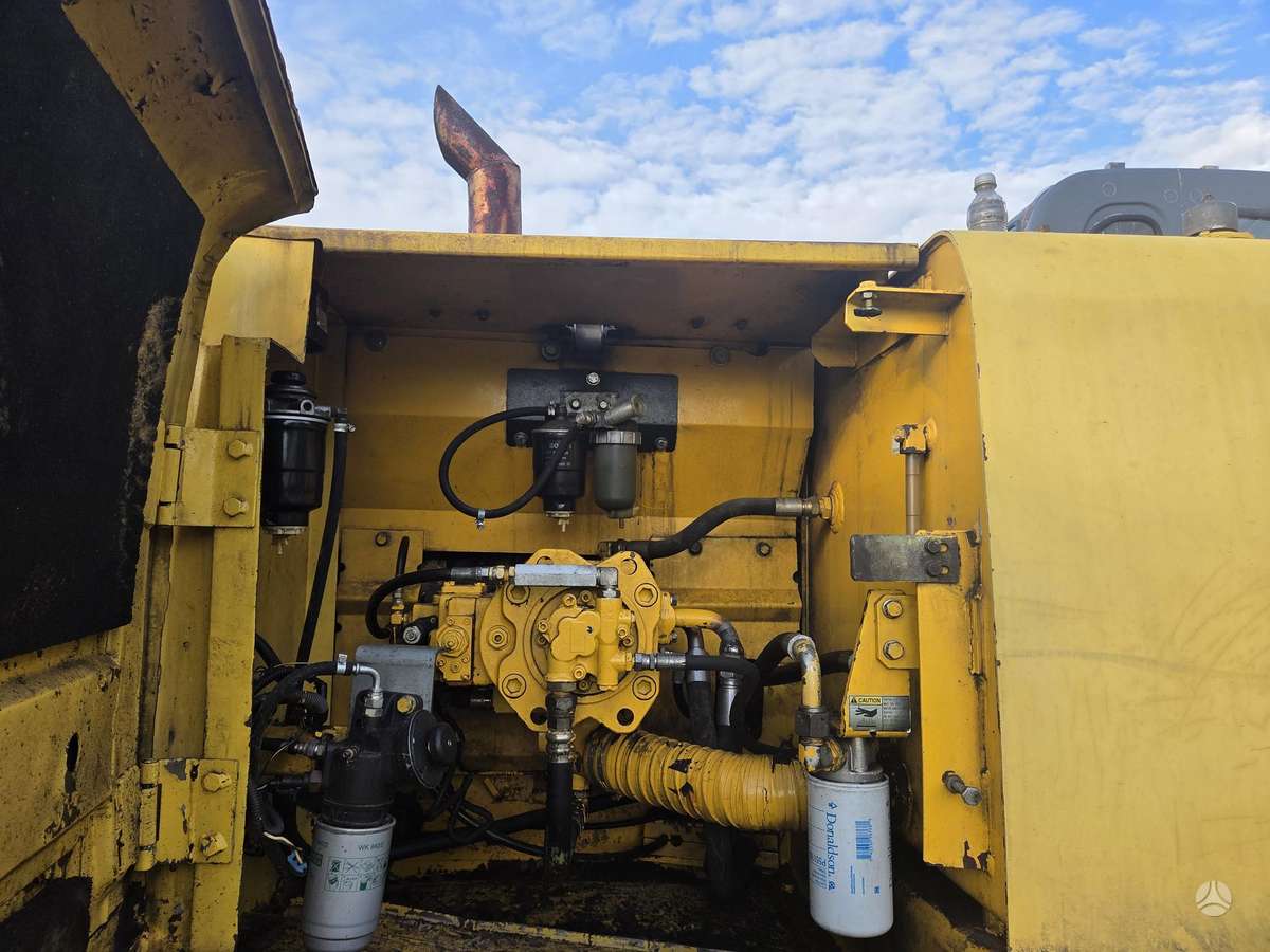 New Holland E215B long reach, excavator