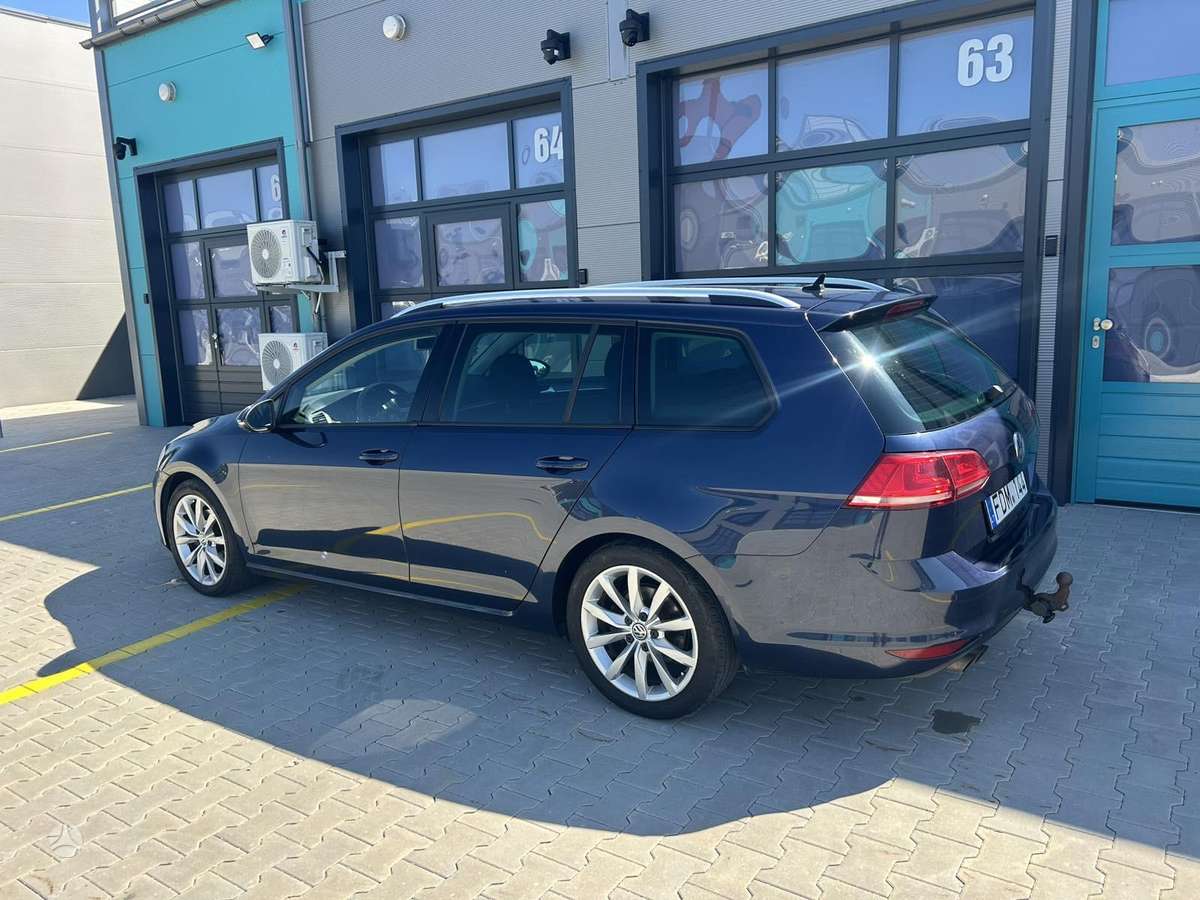 Volkswagen Golf - 5
