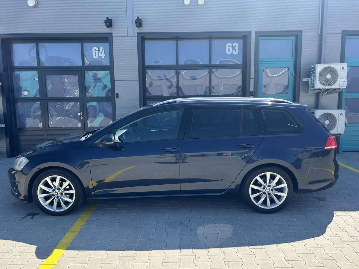 Volkswagen Golf - 6