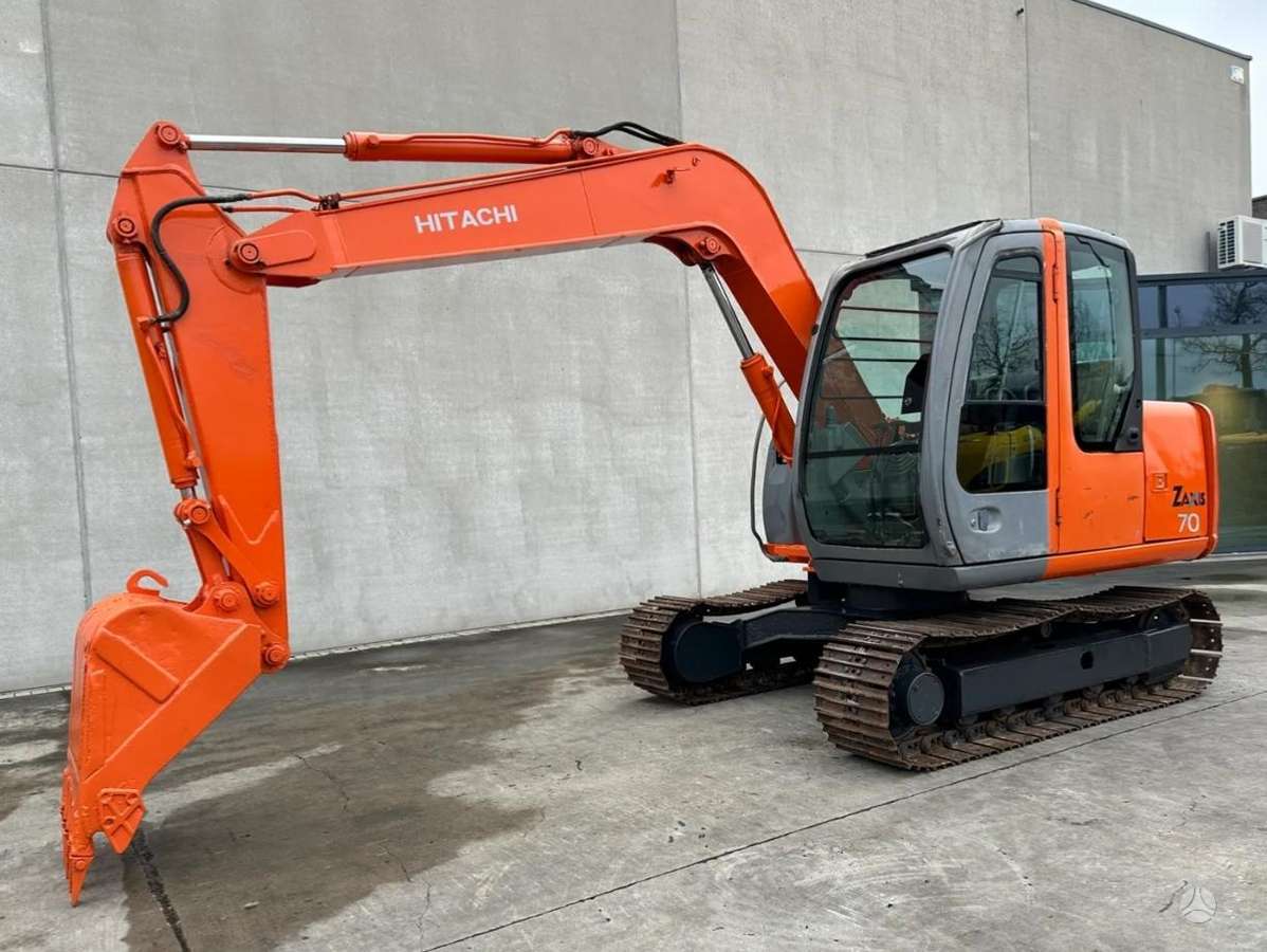 Hitachi ZX70, mini excavator