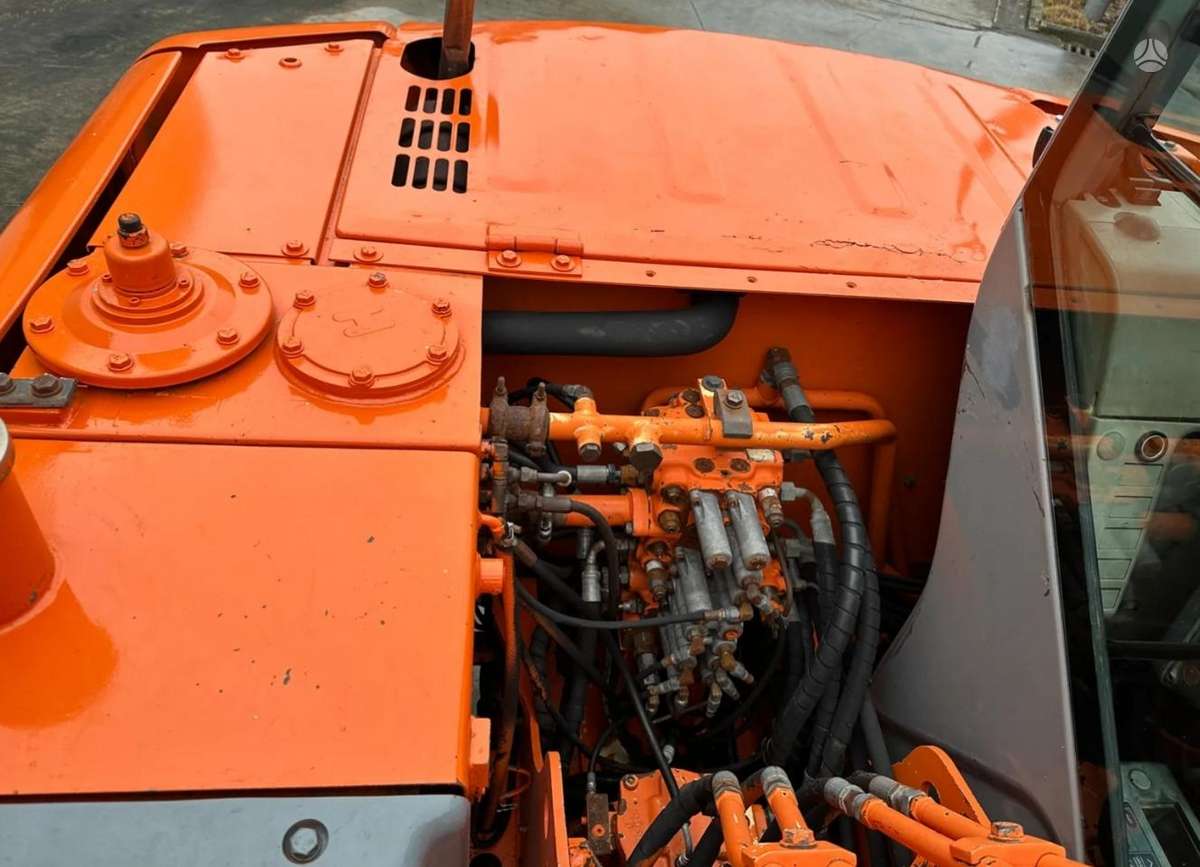 Hitachi ZX70, mini ekskavatoriai