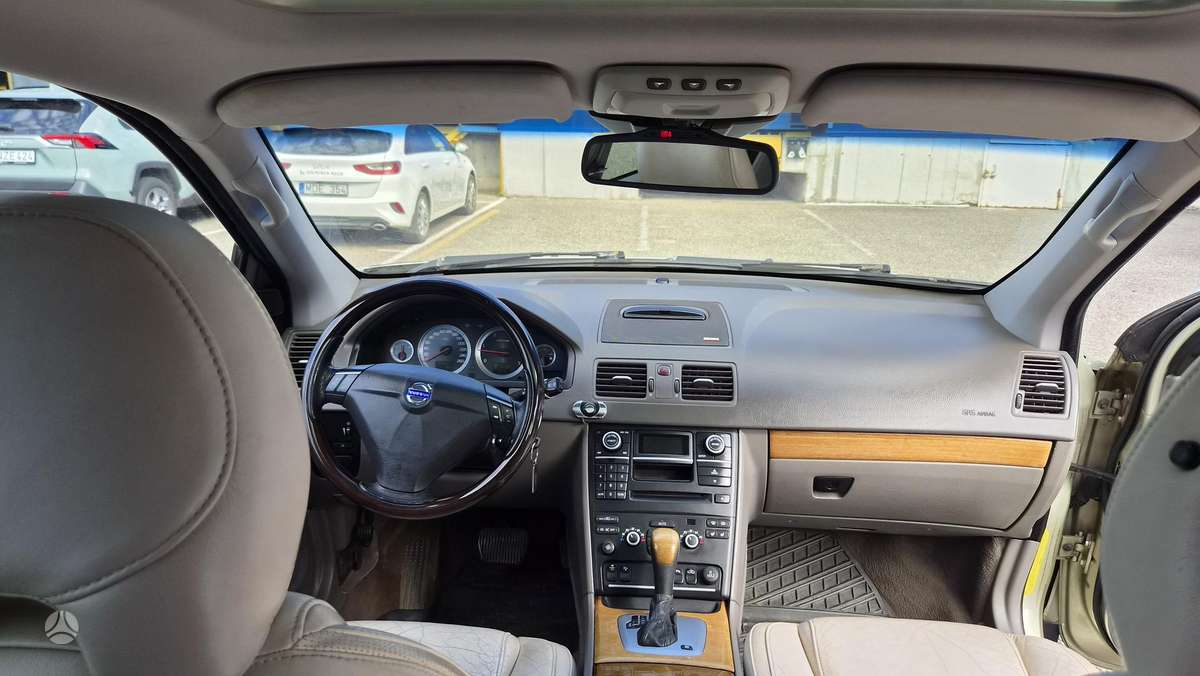 Volvo XC90 - 9