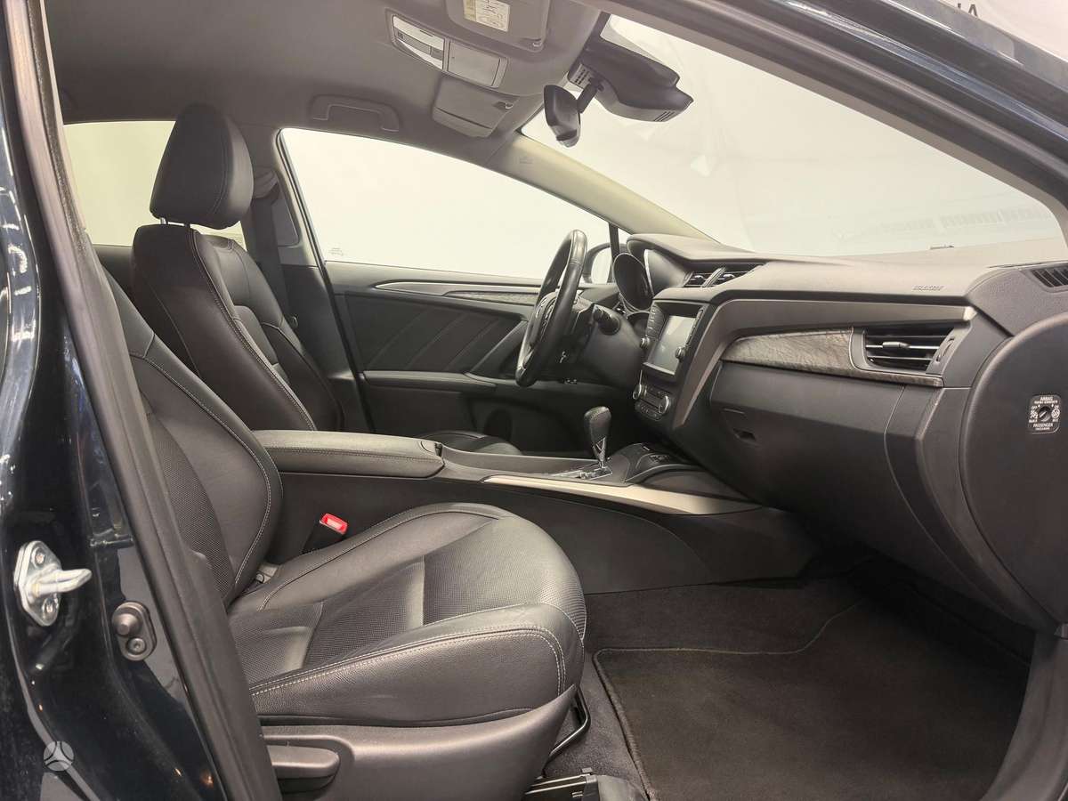 Toyota Avensis - 6