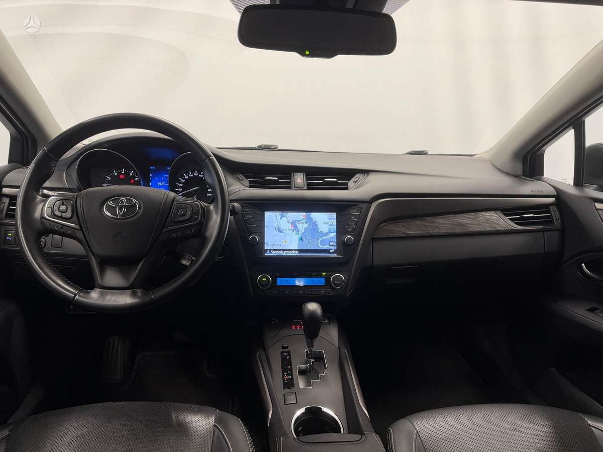 Toyota Avensis - 8