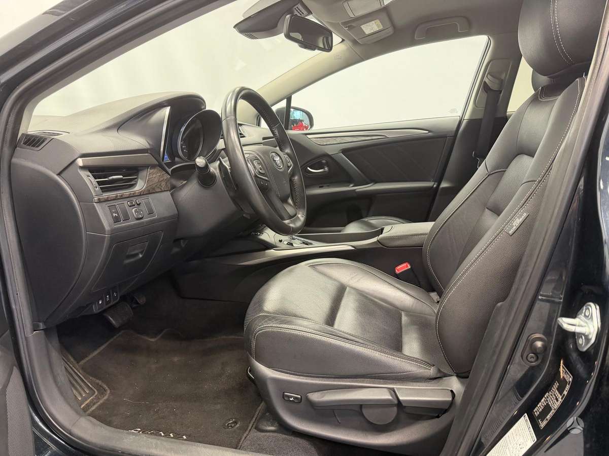 Toyota Avensis - 11