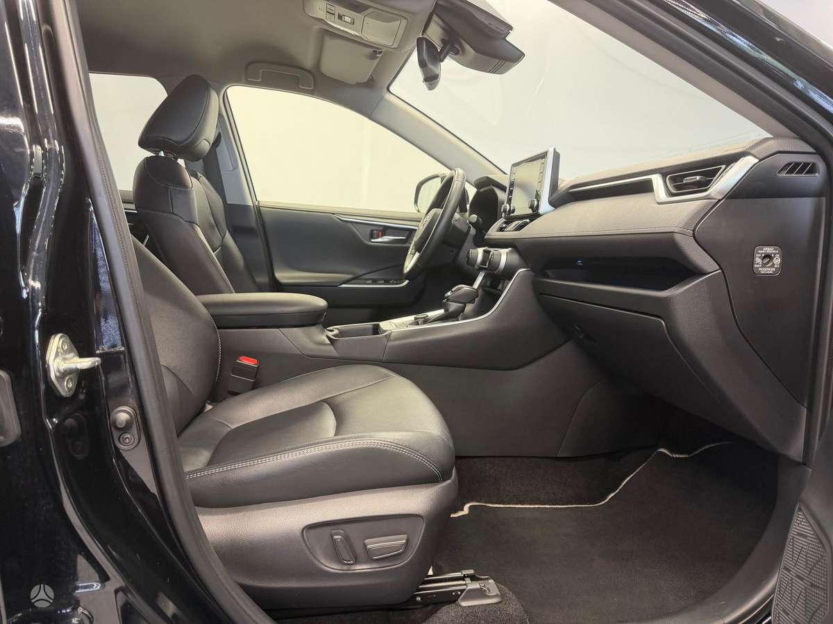 Toyota RAV4 - 6