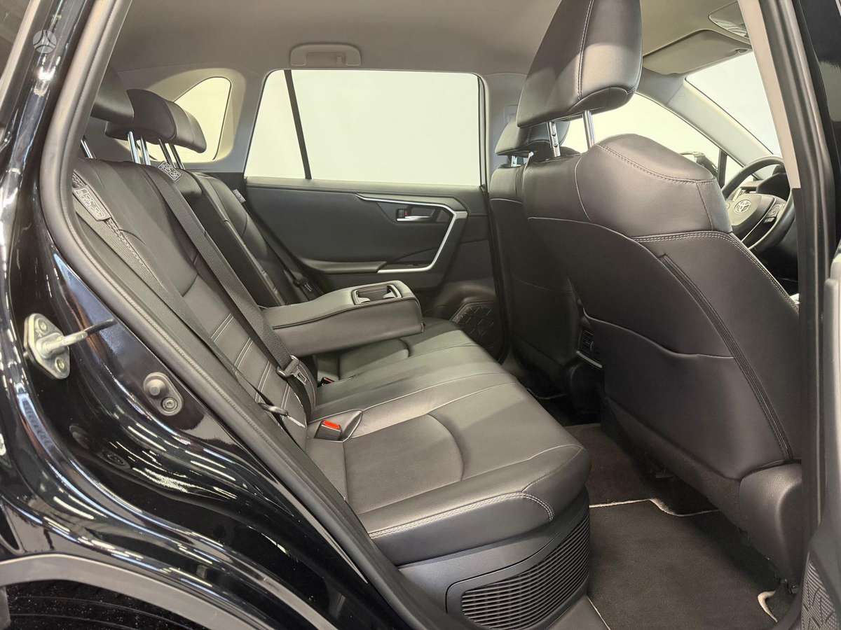 Toyota RAV4 - 7