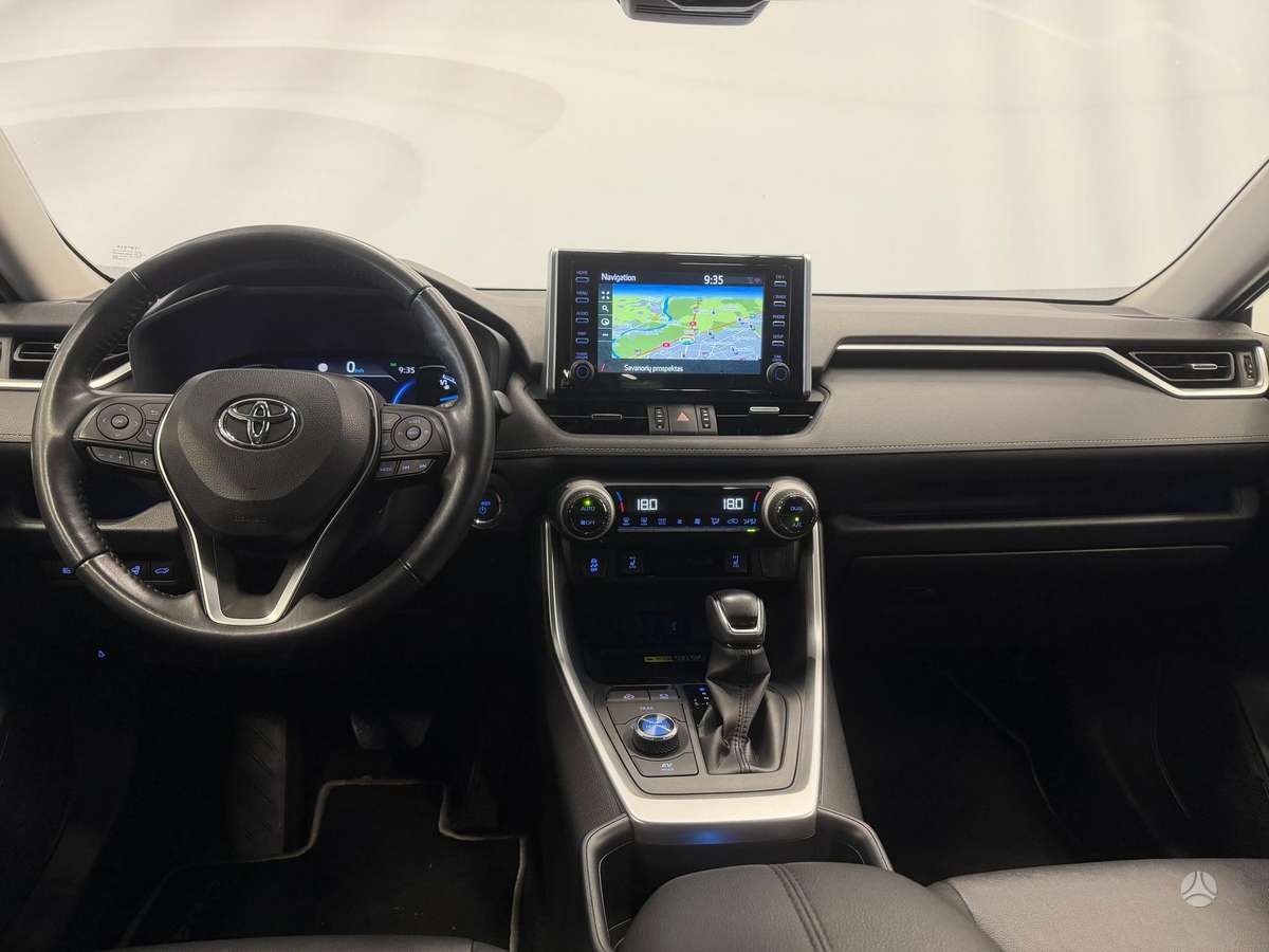 Toyota RAV4 - 8