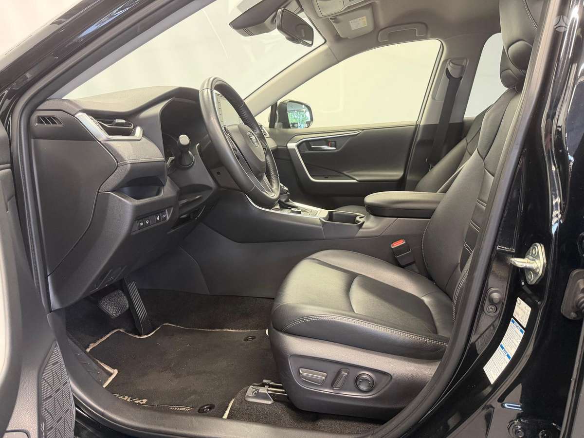 Toyota RAV4 - 11