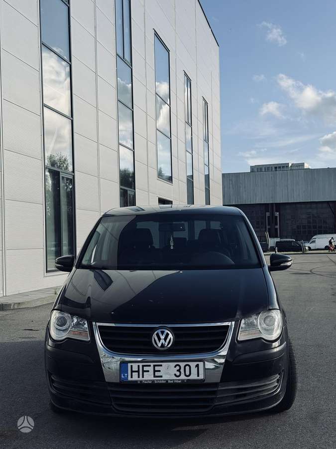 Volkswagen Touran - 2