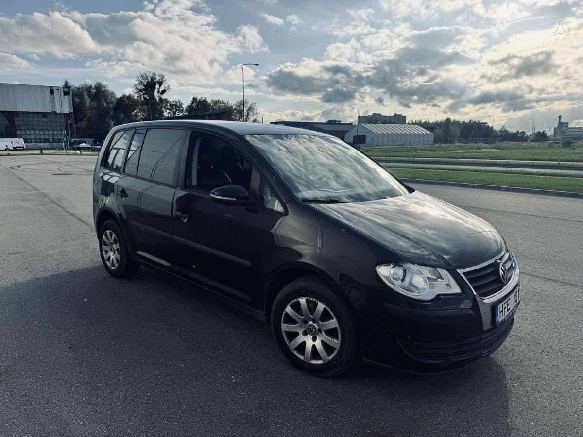 Volkswagen Touran - 3