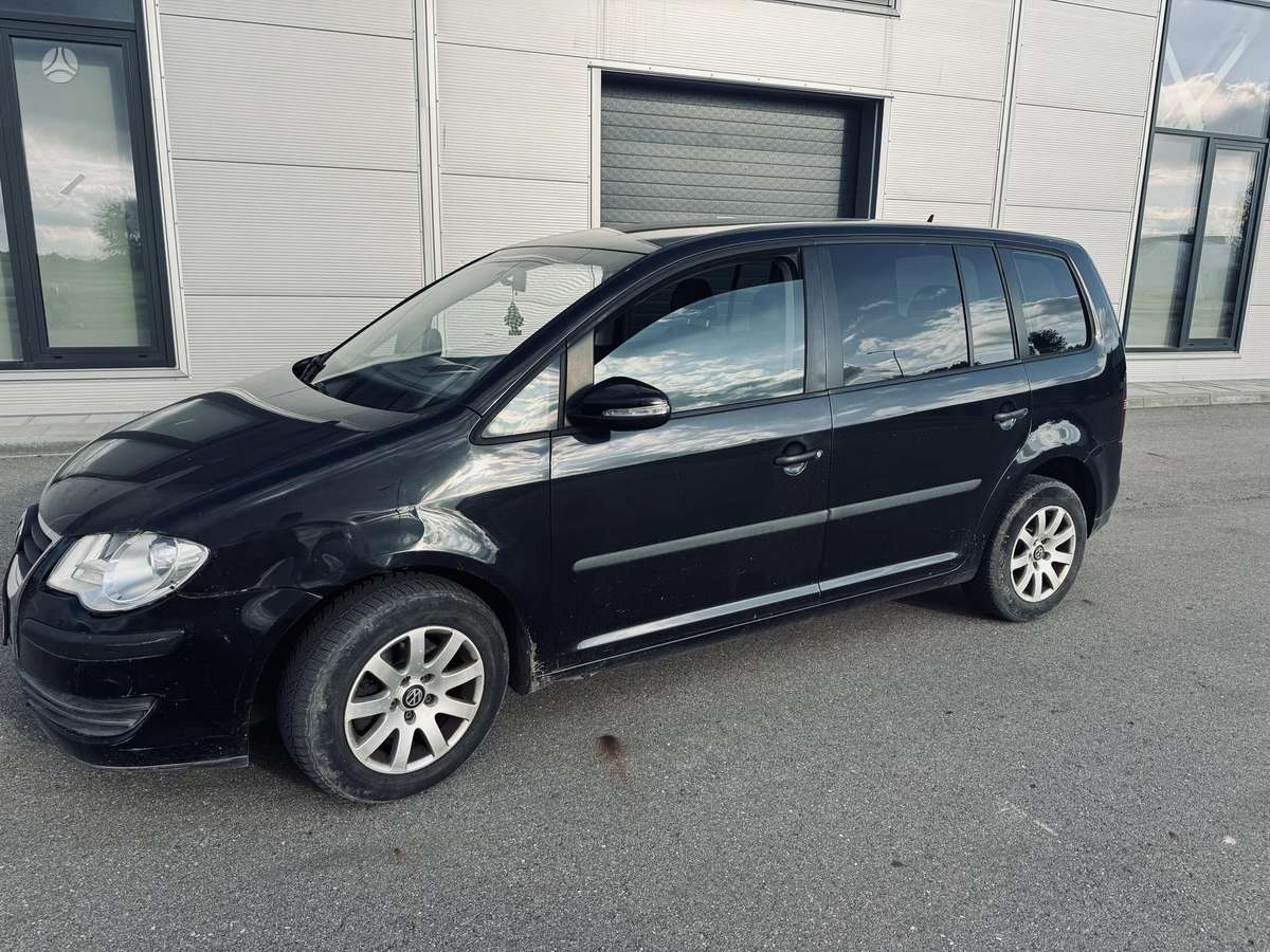 Volkswagen Touran - 4