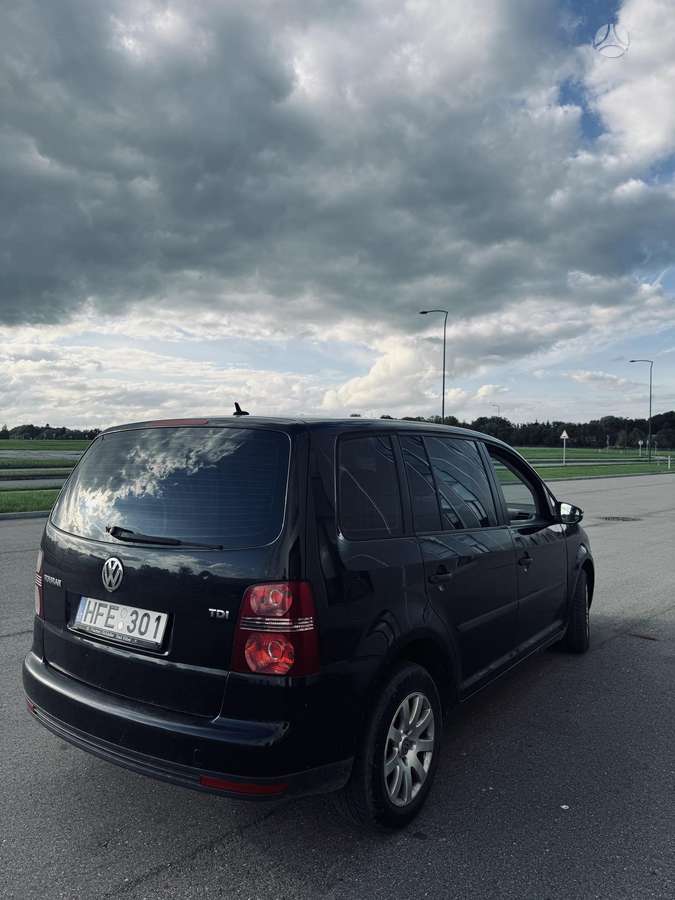 Volkswagen Touran - 6